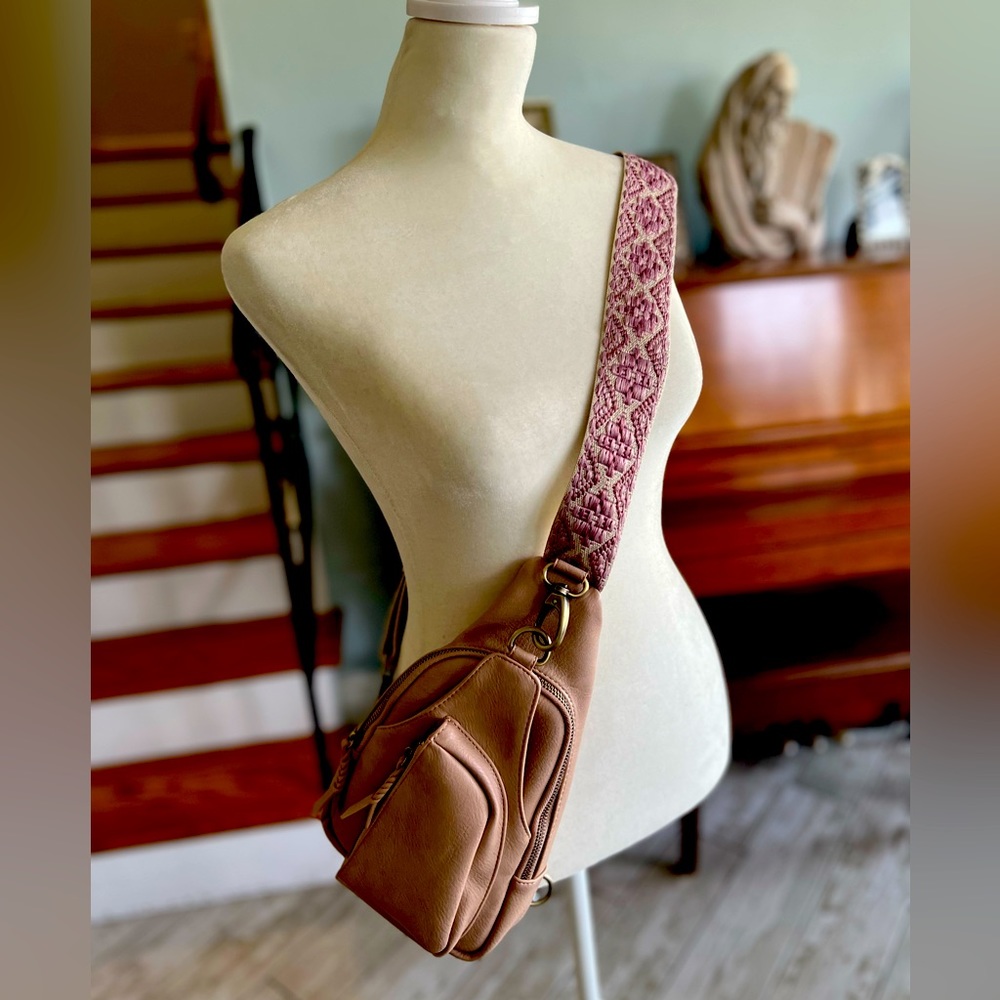 Gorgeous Jet Setter crossbody!! This is the must have for travel!!